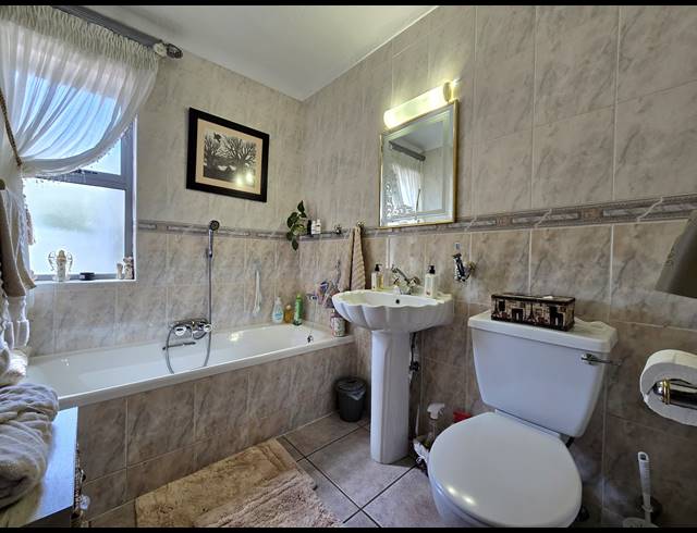 5 BEDROOM HOUSE FOR SALE IN MEYERSDAL
